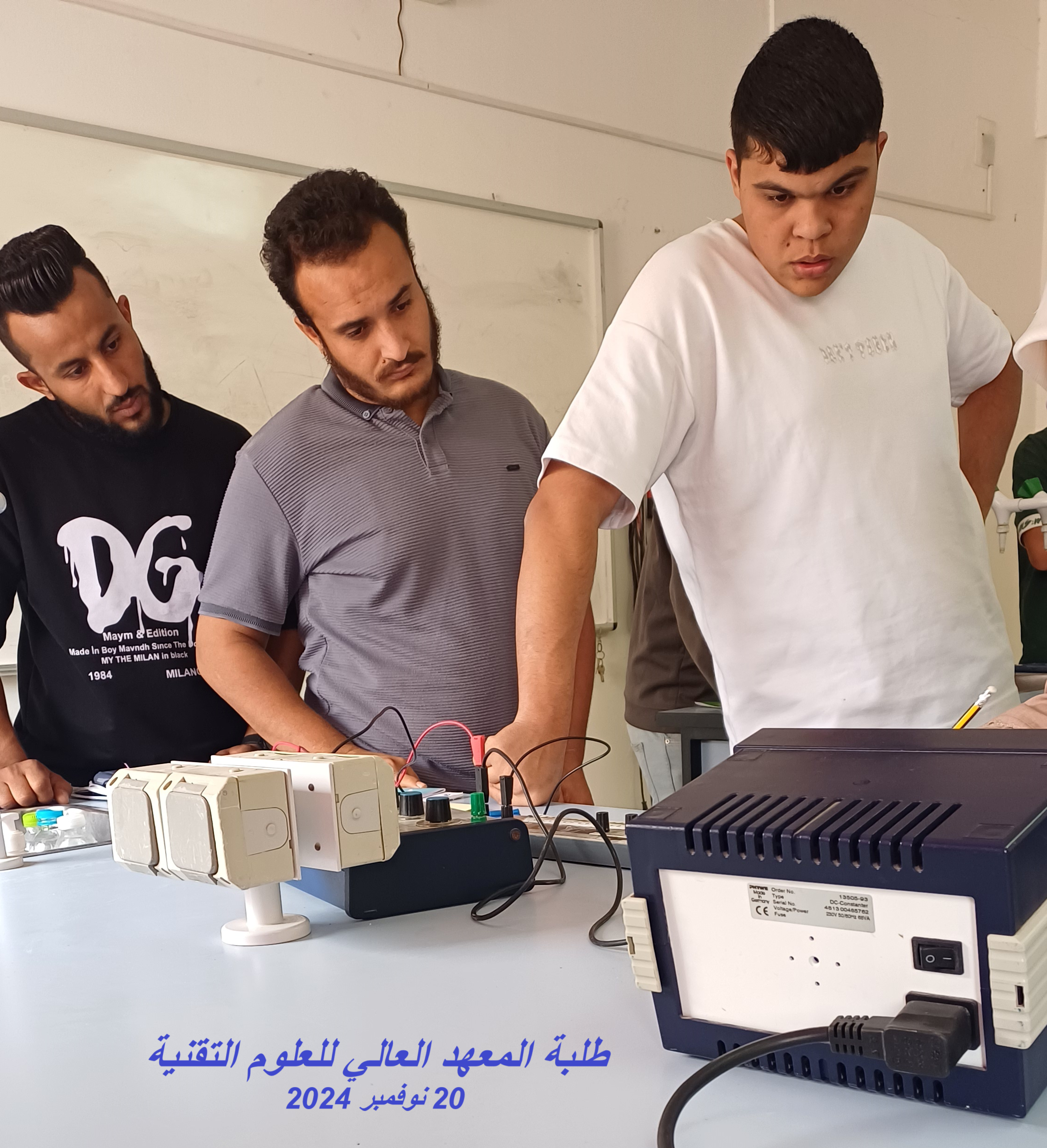 زيارات علمية متبادلة بين كلية العلوم ومؤسسات تعليمية