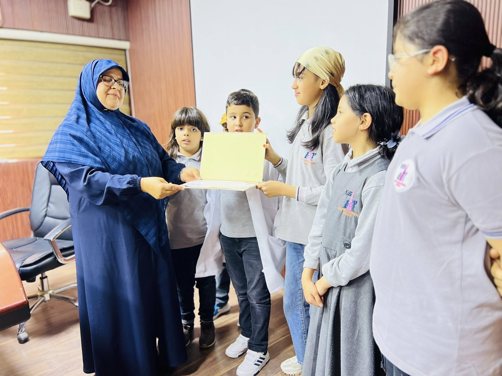 زيارة مدرسة كنز الطفل الدولية لكلية العلوم