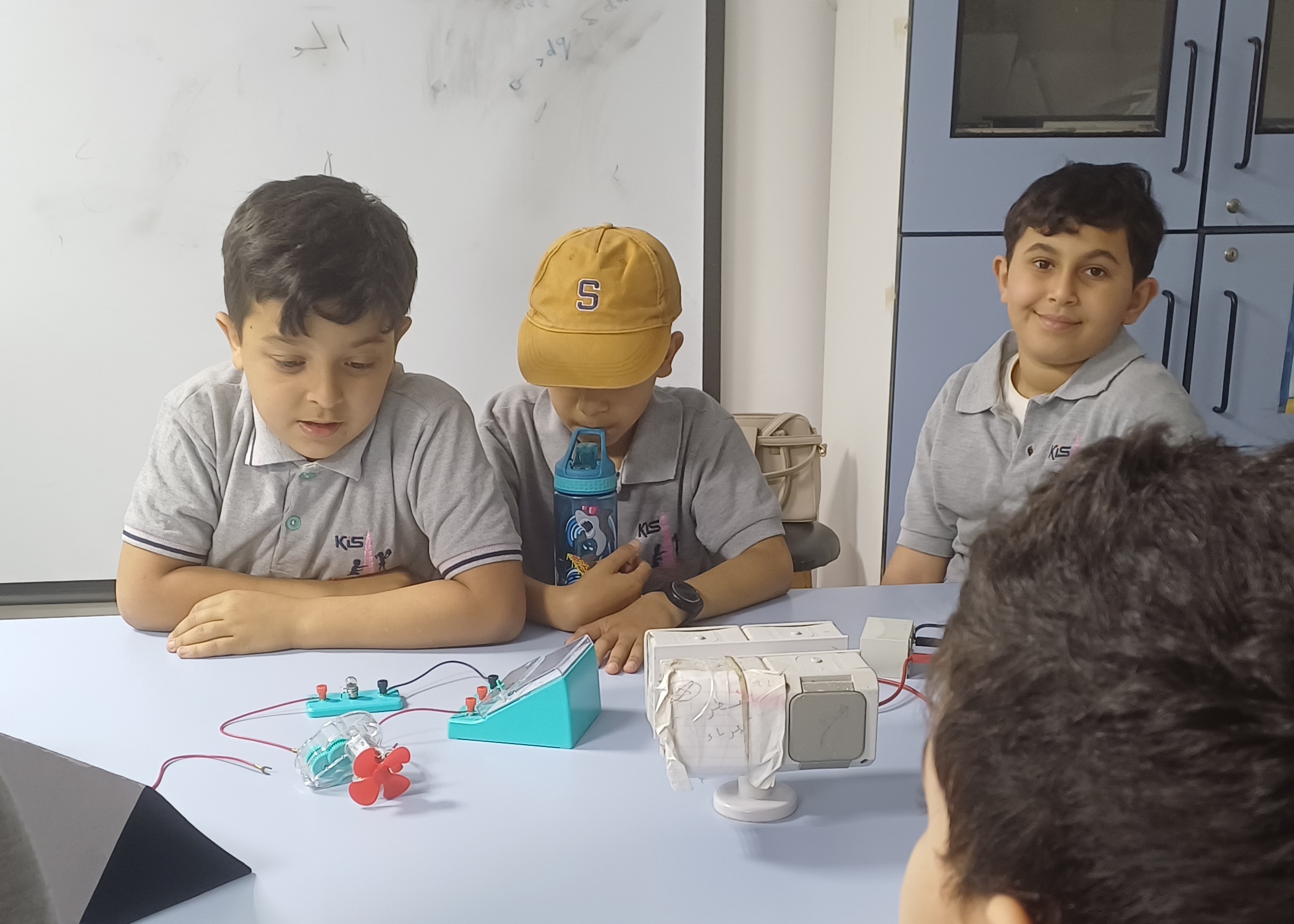 زيارة مدرسة كنز الطفل الدولية لكلية العلوم